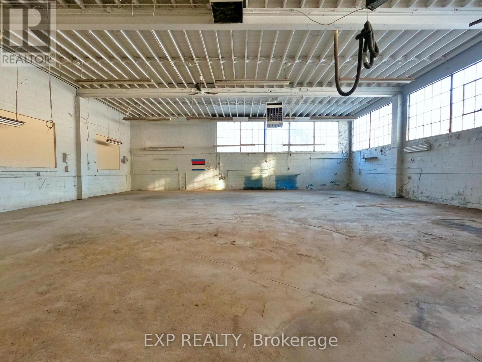 2a - 567 Davis Drive Property Photo 3