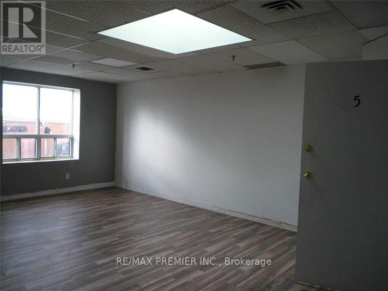 136 Winges Rd Property Photo 5