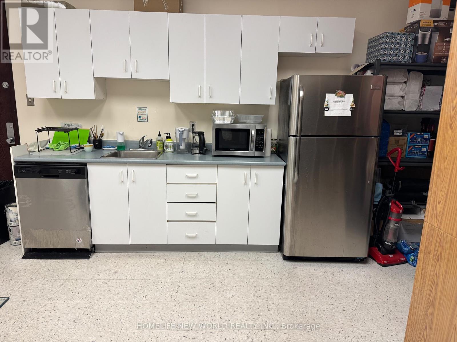 208 - 80 Tiverton Court Property Photo 11