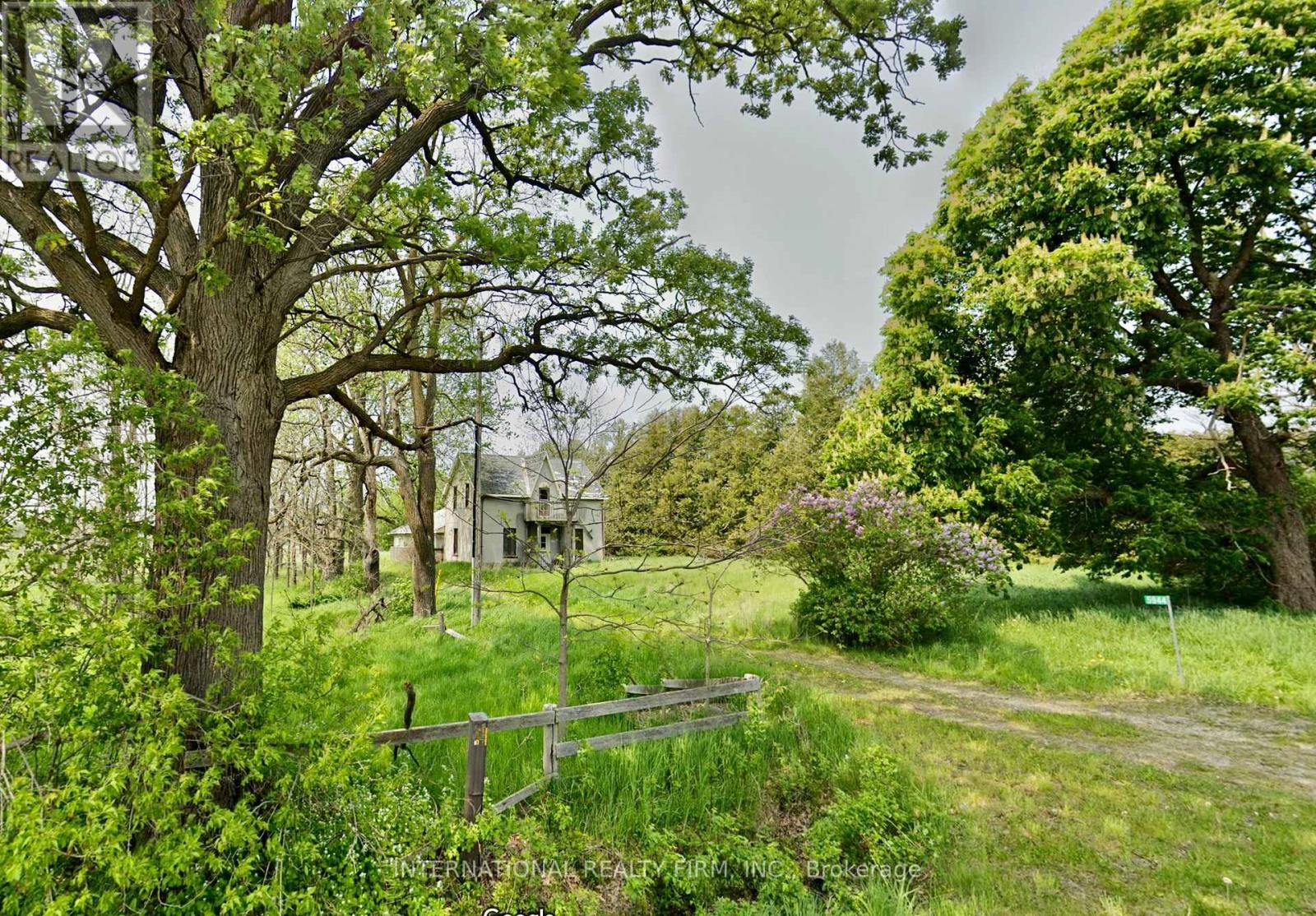 5944 10th Line Property Photo 14