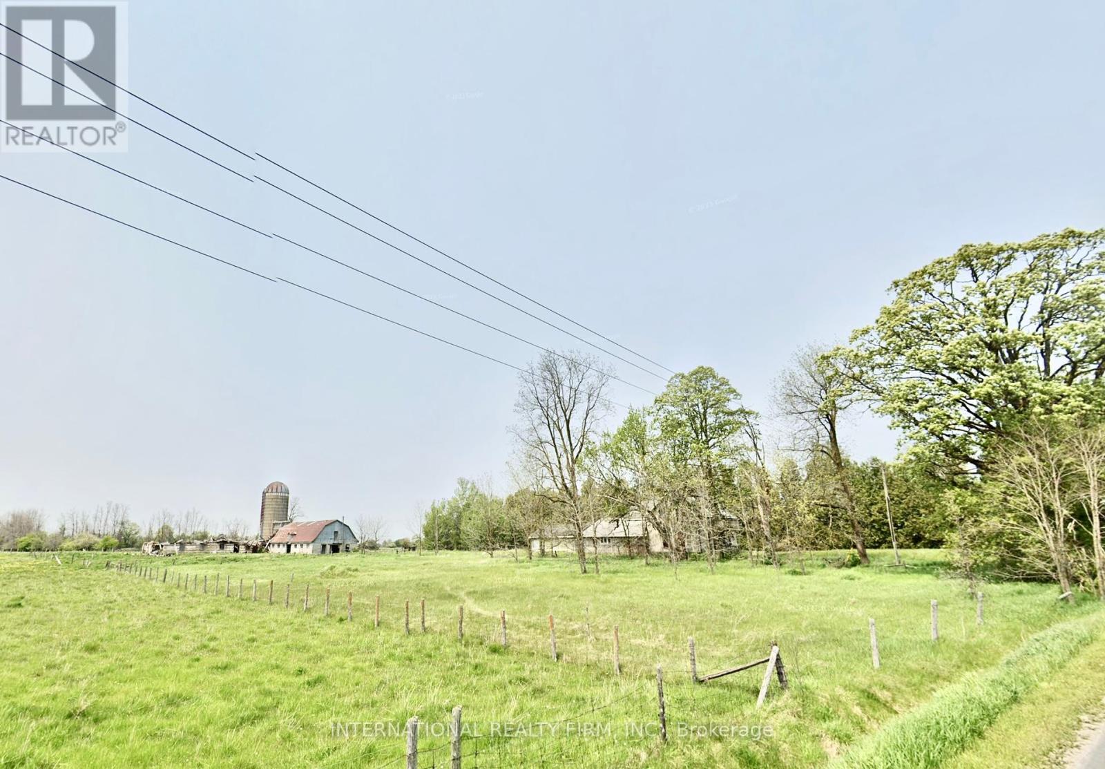 5944 10th Line Property Photo 25