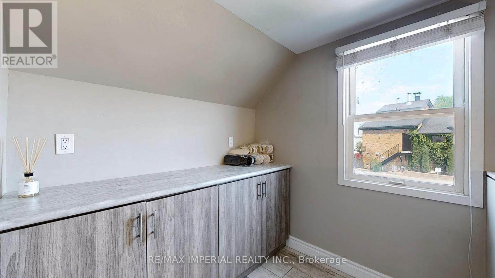 2nd Flr - 156 Main (unionville) Street Property Photo 7