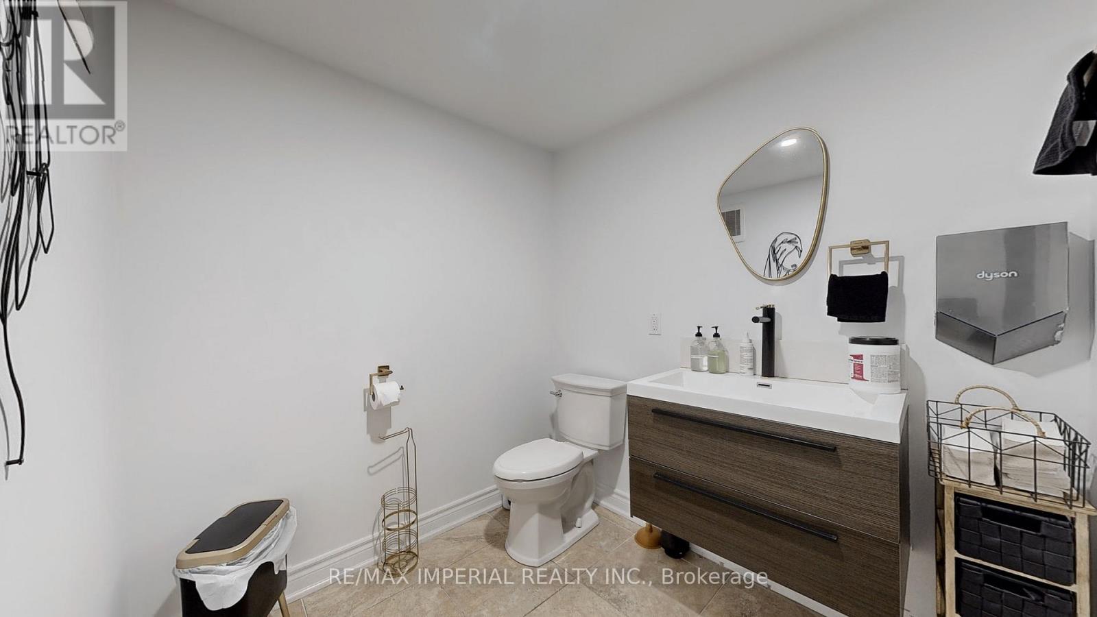Room1&2 - 156 Main (unionville) Street Property Photo 14