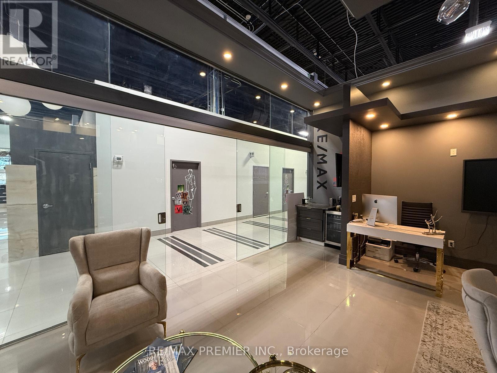 44 - 7250 Keele Street Property Photo 4