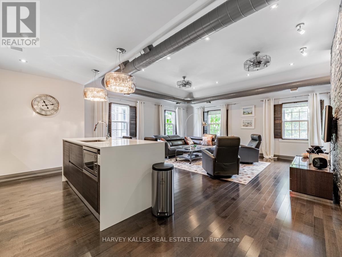 80 Centre Street Property Photo 7