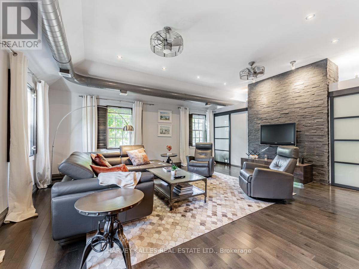 80 Centre Street Property Photo 8