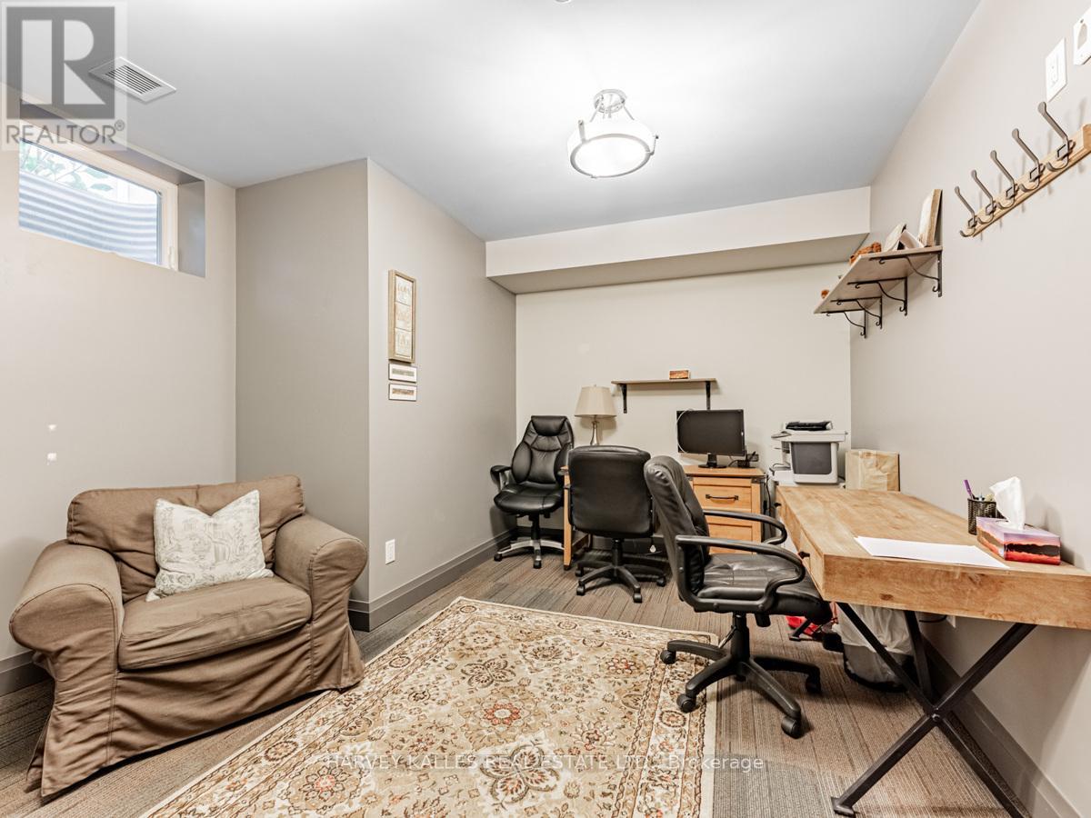 80 Centre Street Property Photo 34