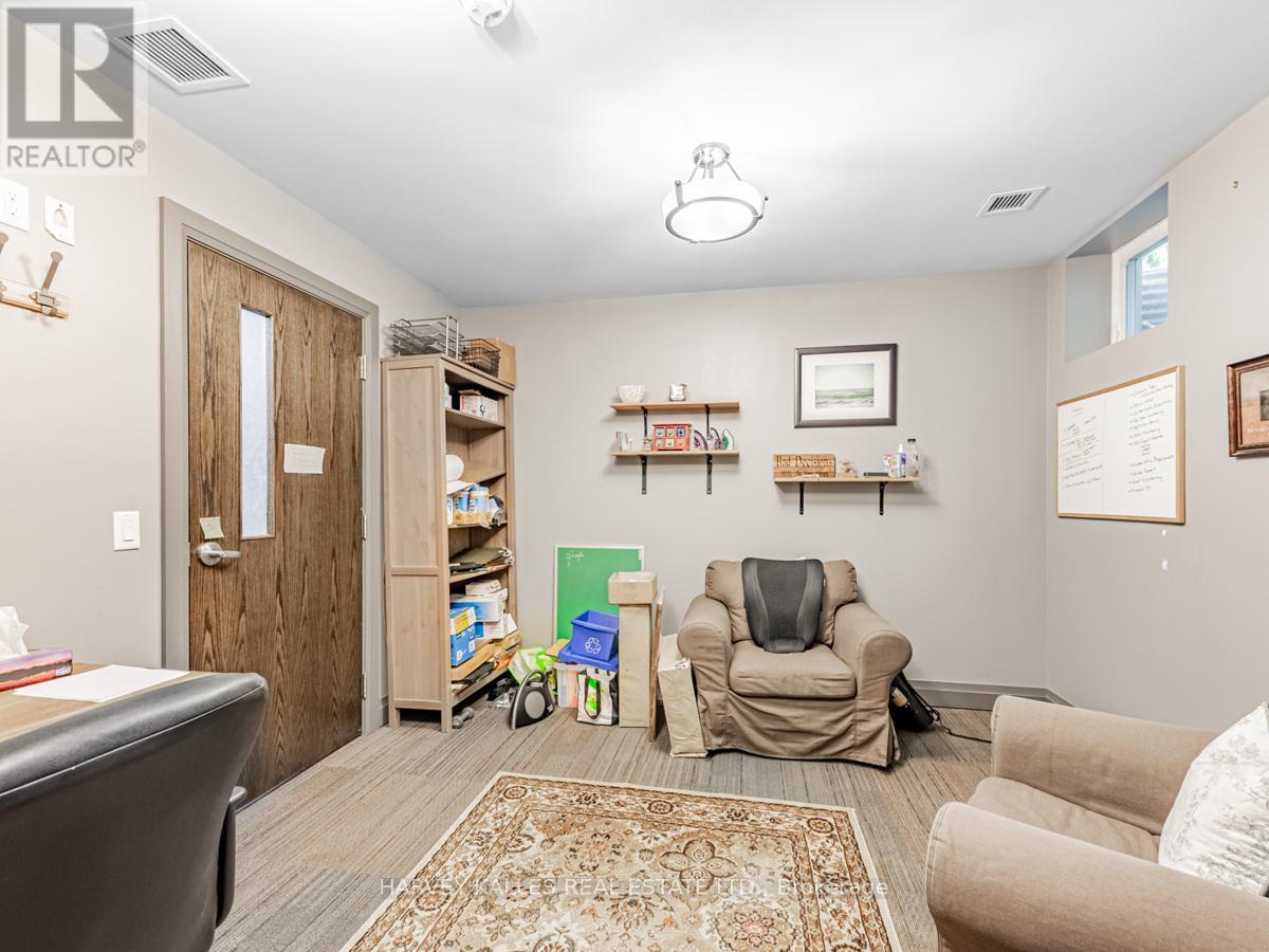 80 Centre Street Property Photo 35