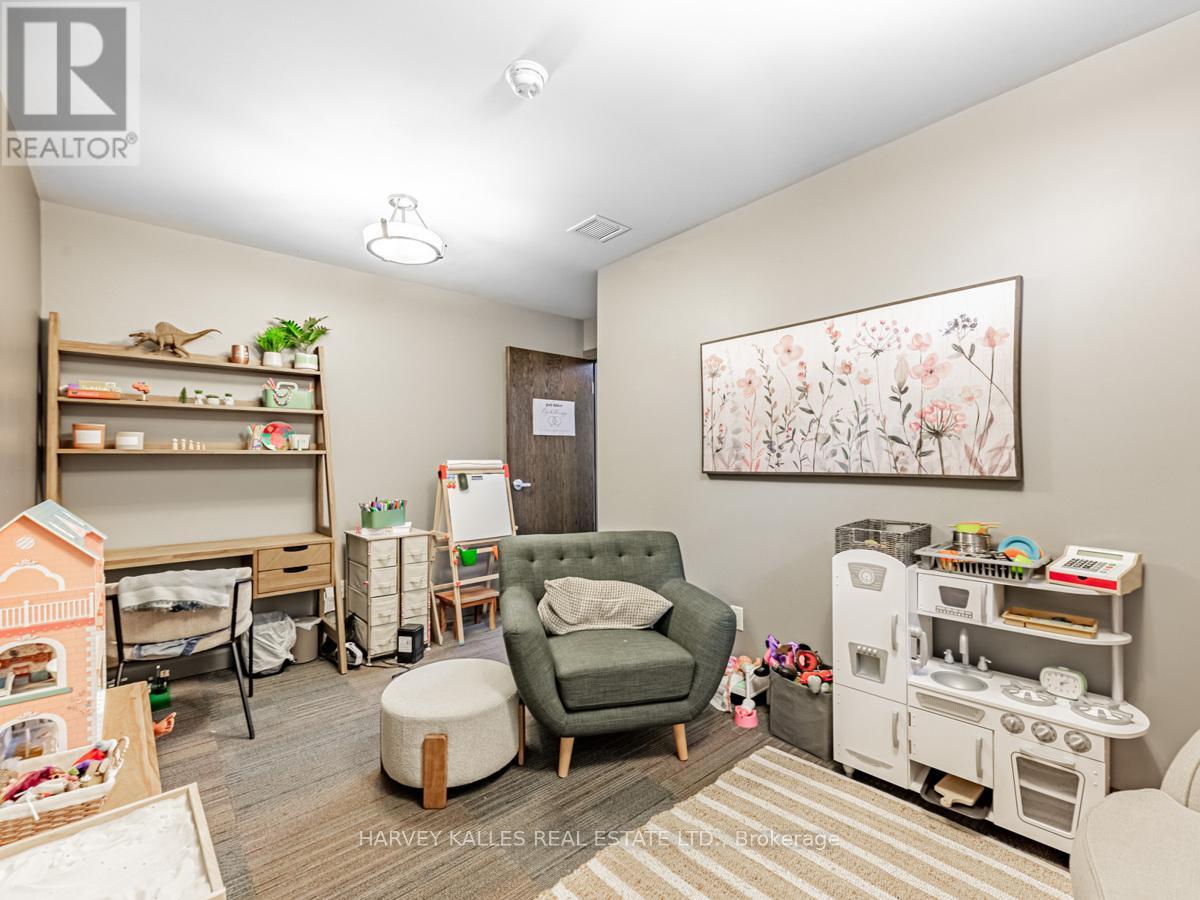80 Centre Street Property Photo 38