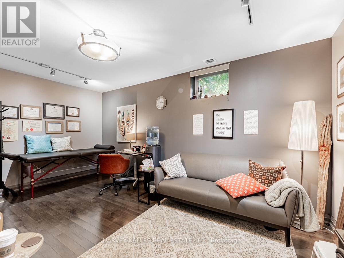 80 Centre Street Property Photo 40