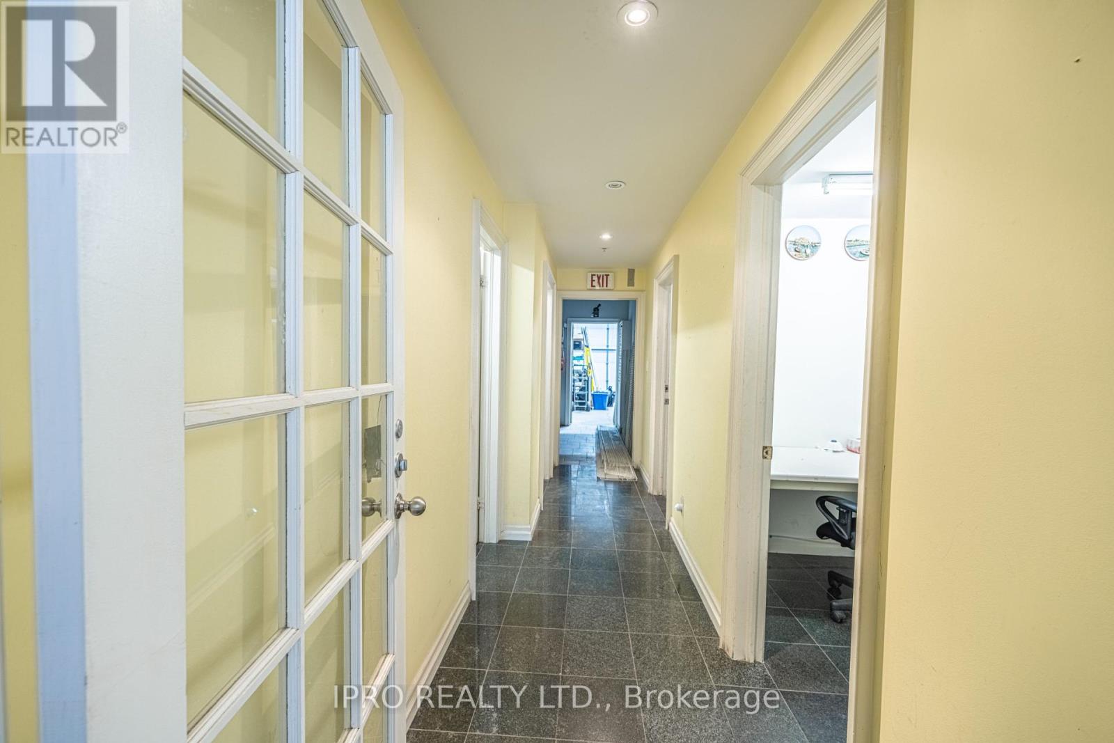 4 - 467 Edgeley Boulevard Property Photo 11