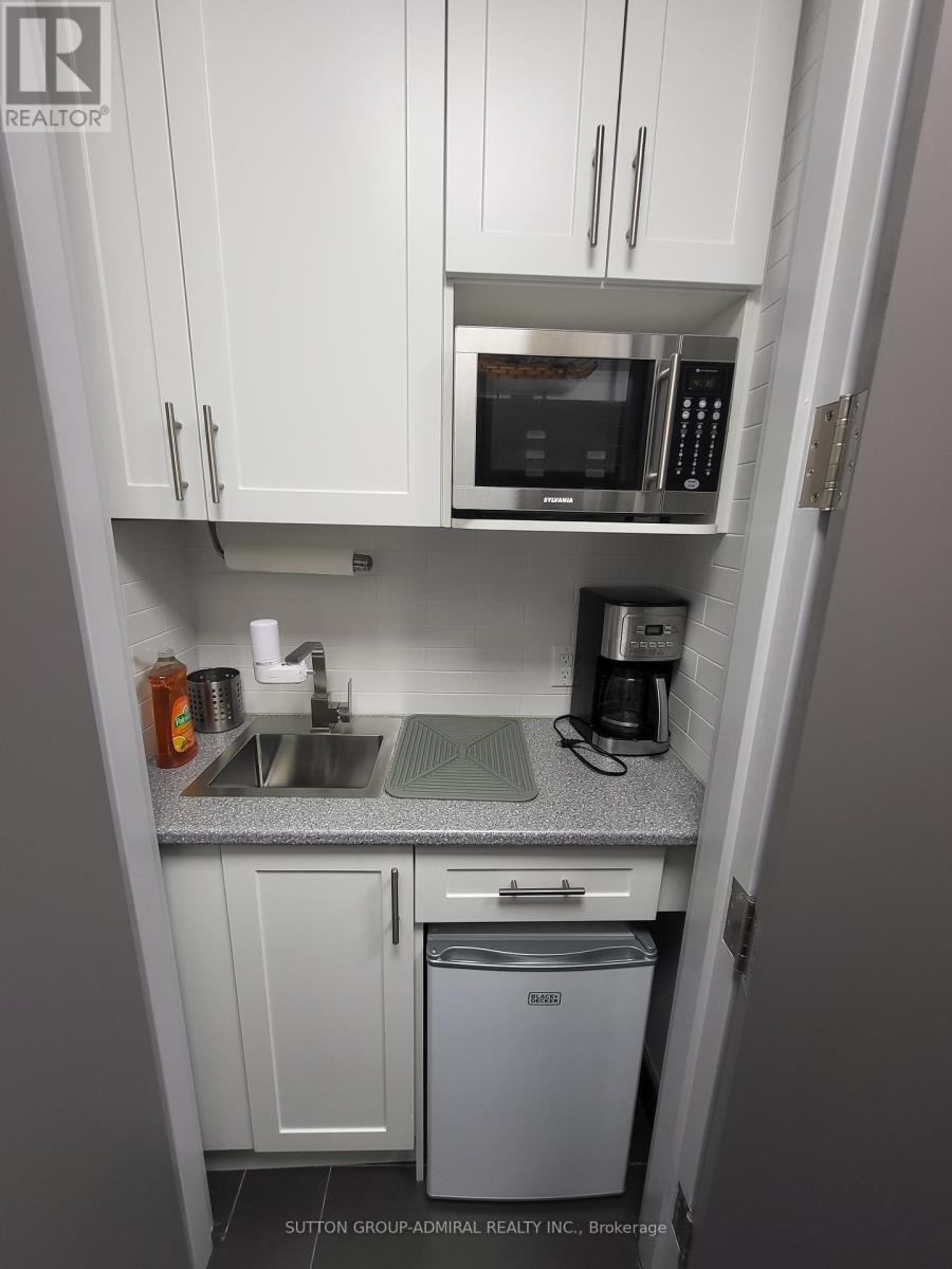 12 - 30 Wertheim Court Property Photo 19