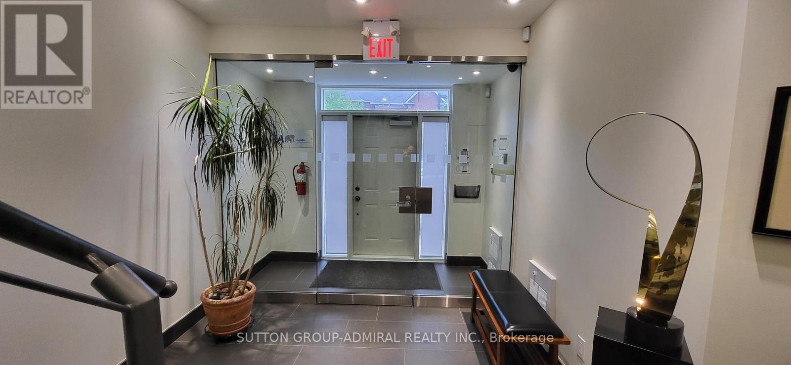 12 - 30 Wertheim Court Property Photo 4