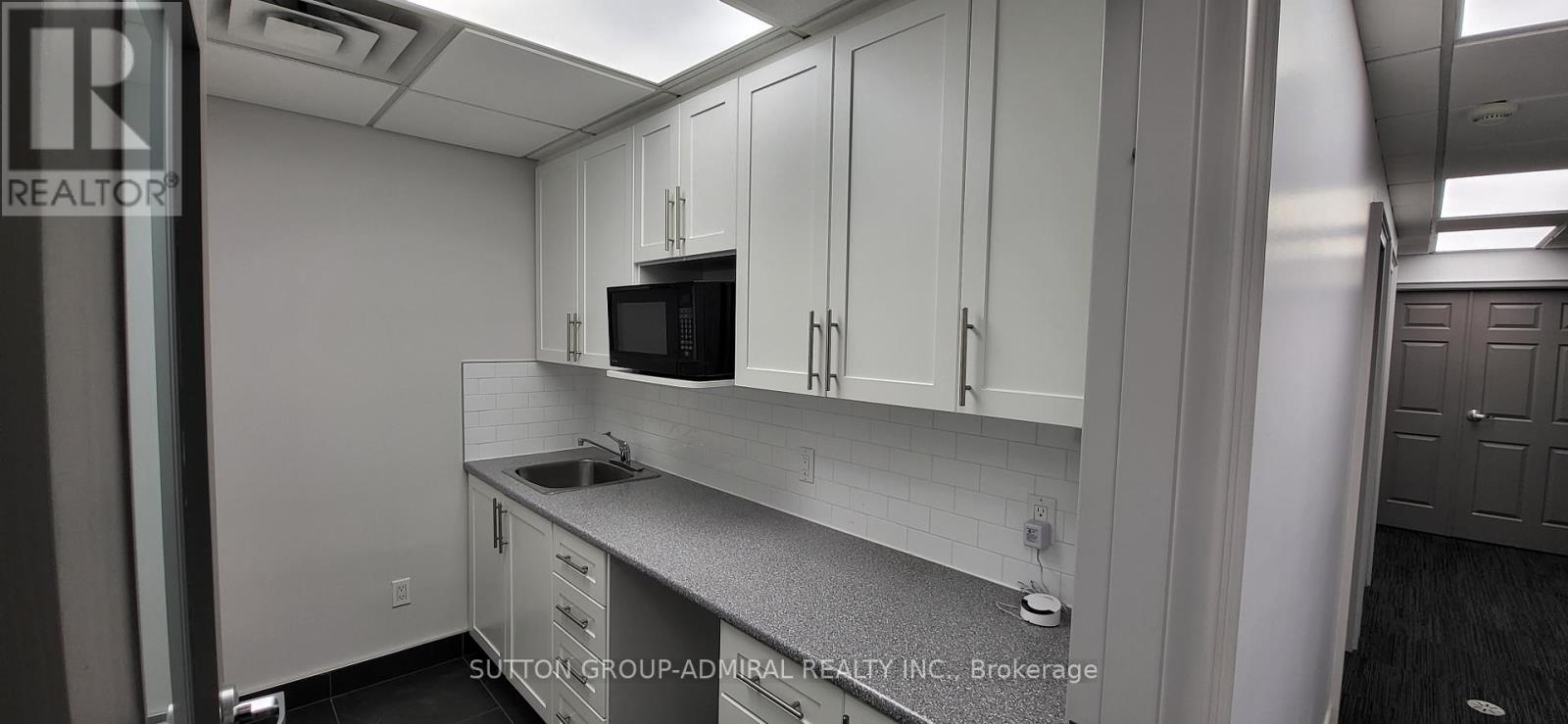 12 - 30 Wertheim Court Property Photo 6