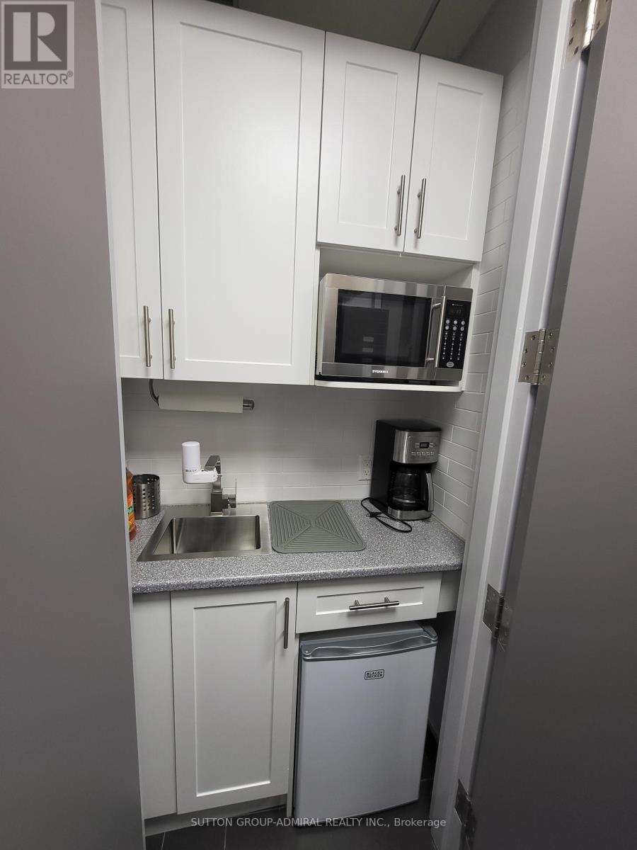 12 - 30 Wertheim Court Property Photo 19