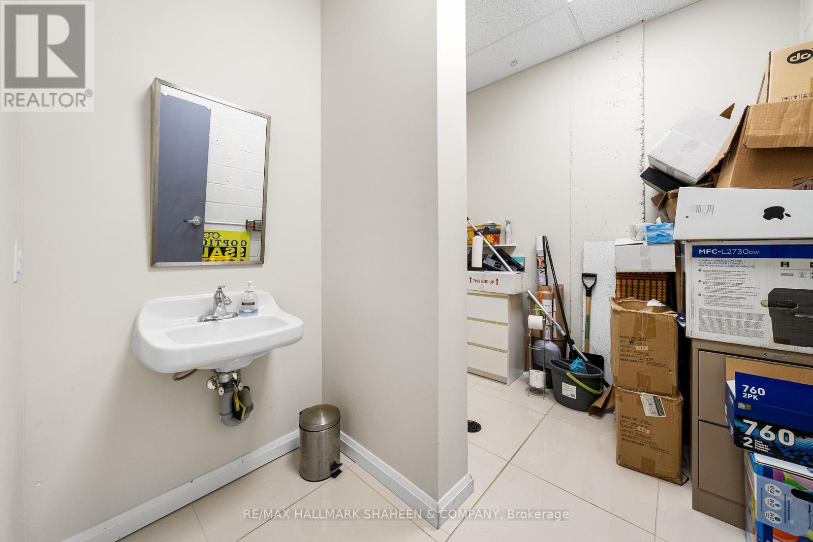 B10 - 9610 Yonge Street Property Photo 7