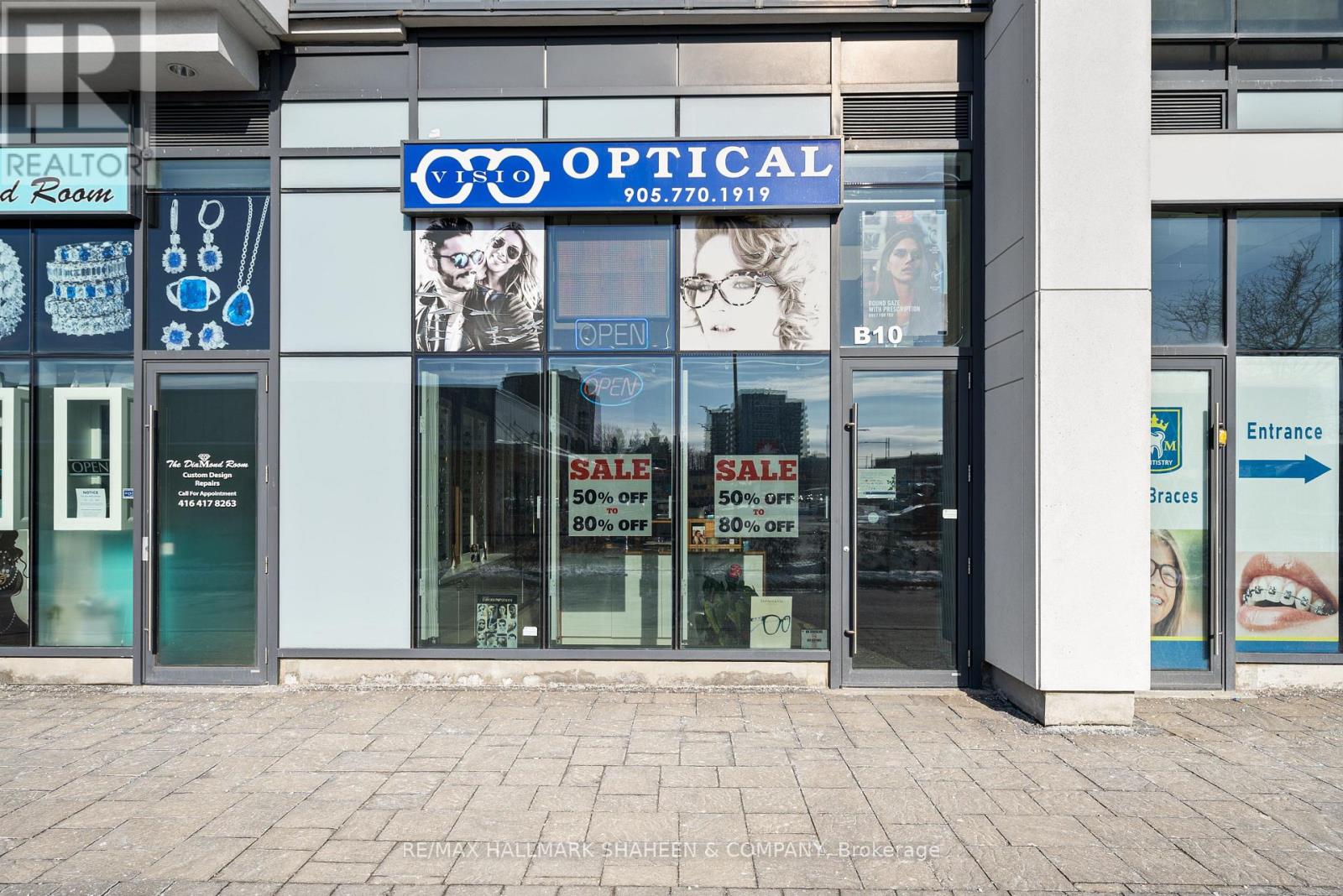 B10 - 9610 Yonge Street Property Photo 8
