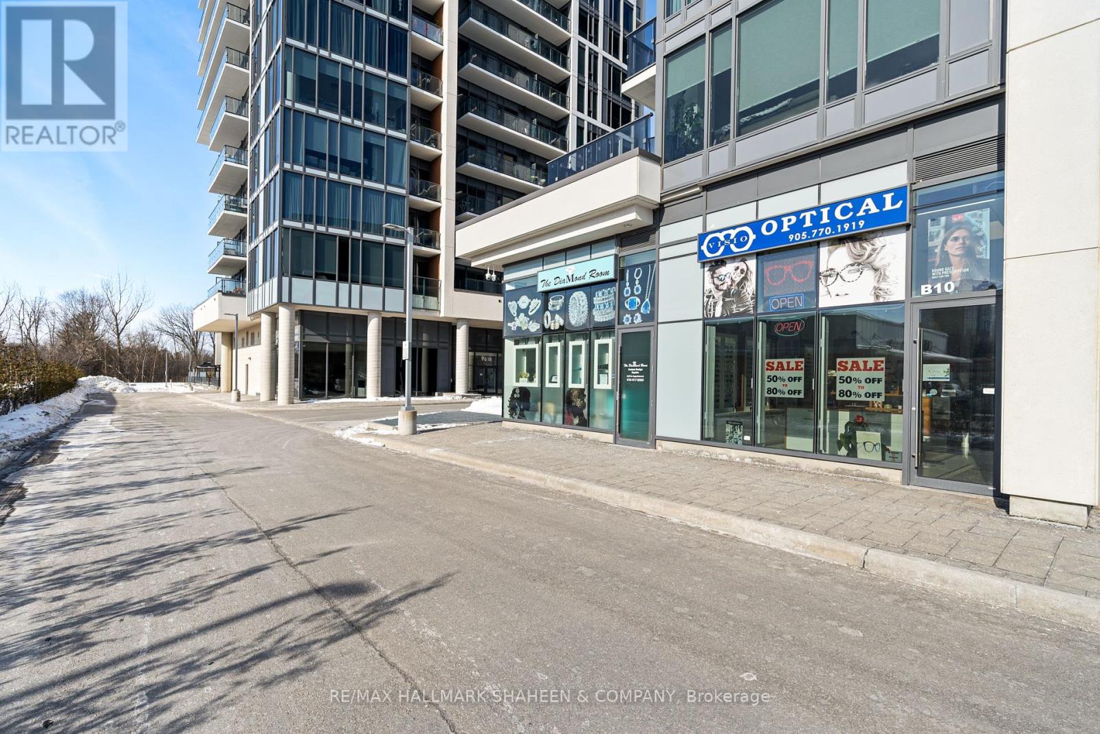 B10 - 9610 Yonge Street Property Photo 9