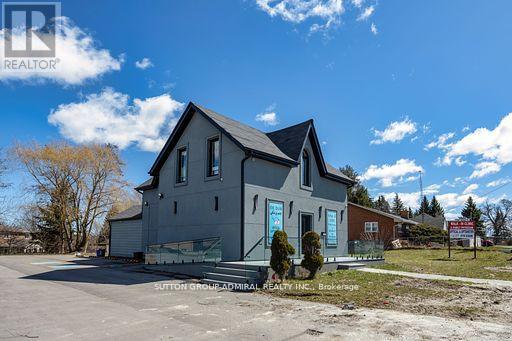 17867 Yonge Street N Property Photo 1