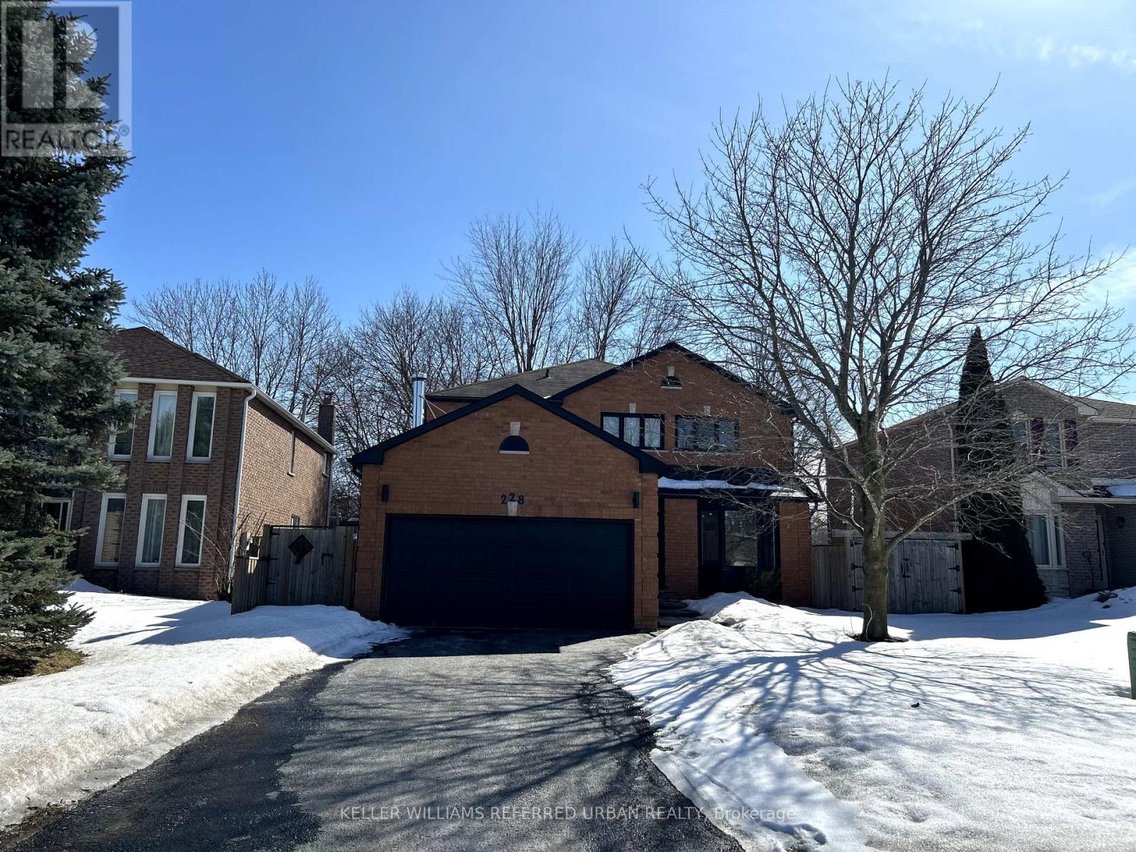 228 Elman Crescent Property Photo 1