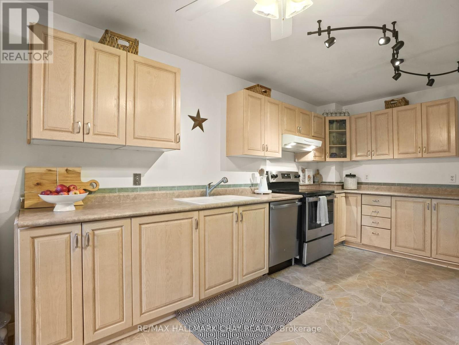 61 Green Briar Road Property Photo 7