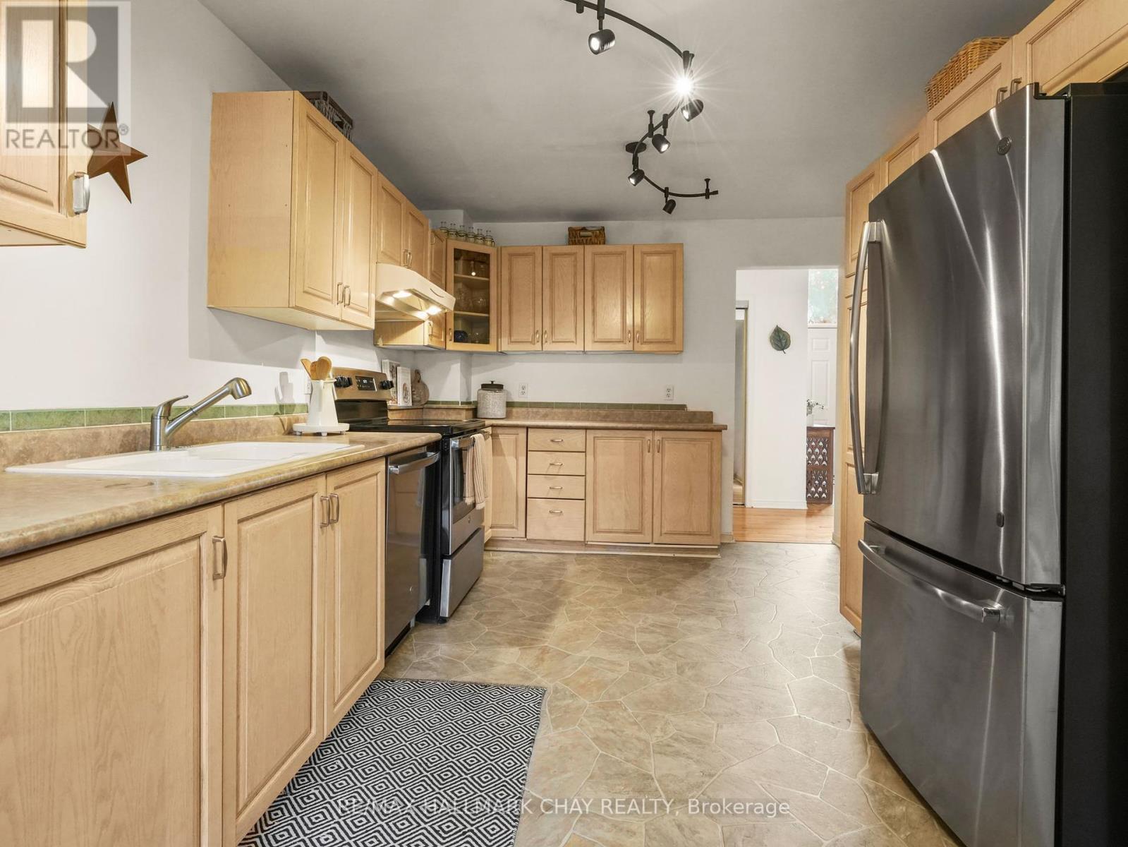 61 Green Briar Road Property Photo 8