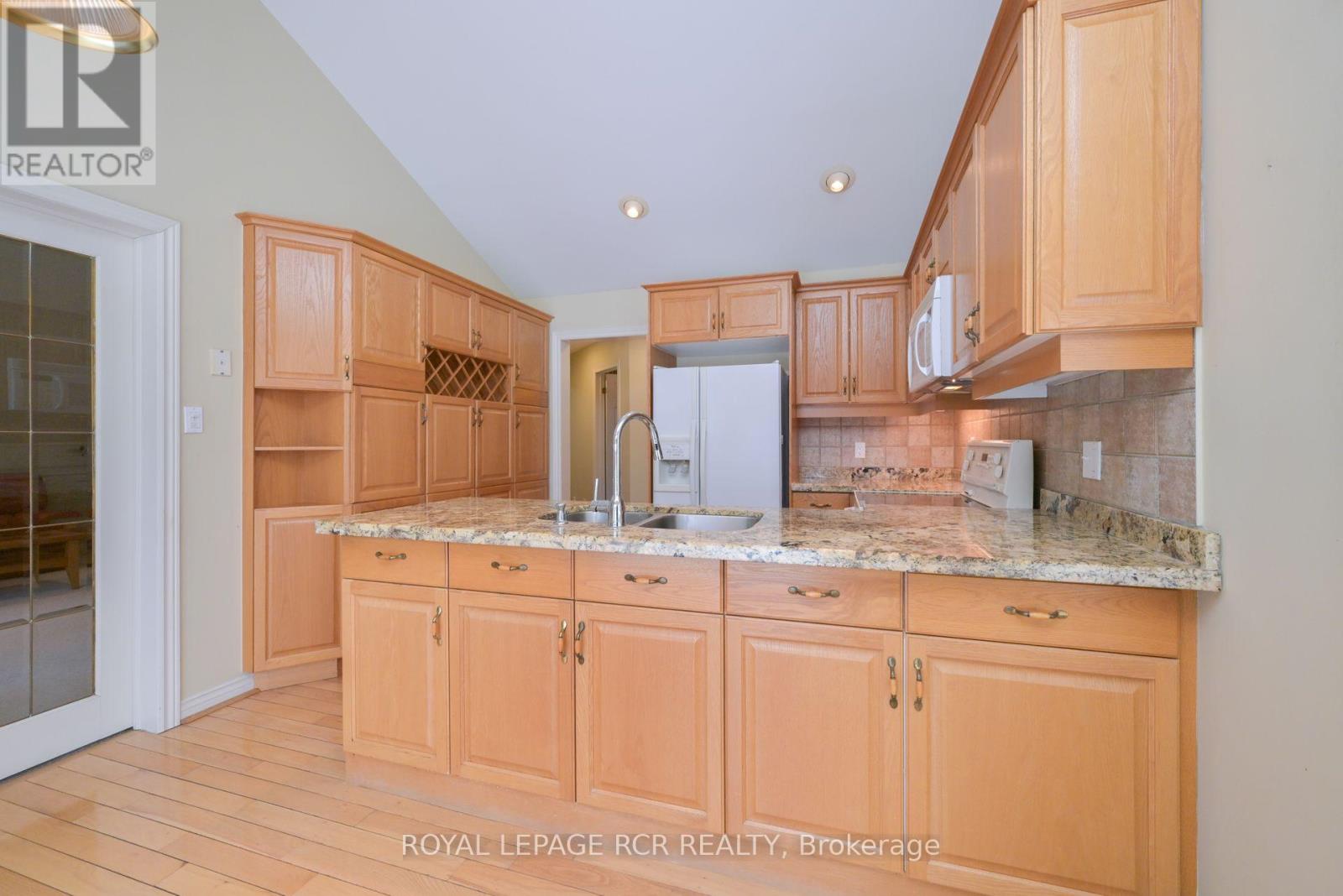 10 Forest Link Property Photo 6