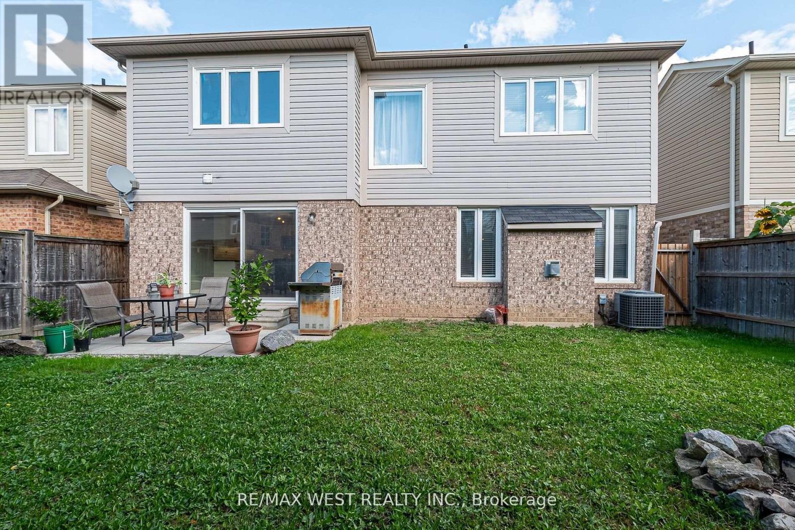69 Kidd Crescent Property Photo 10