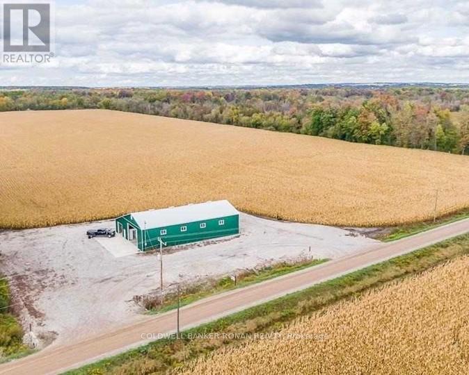 7254 10th Line Property Photo 4