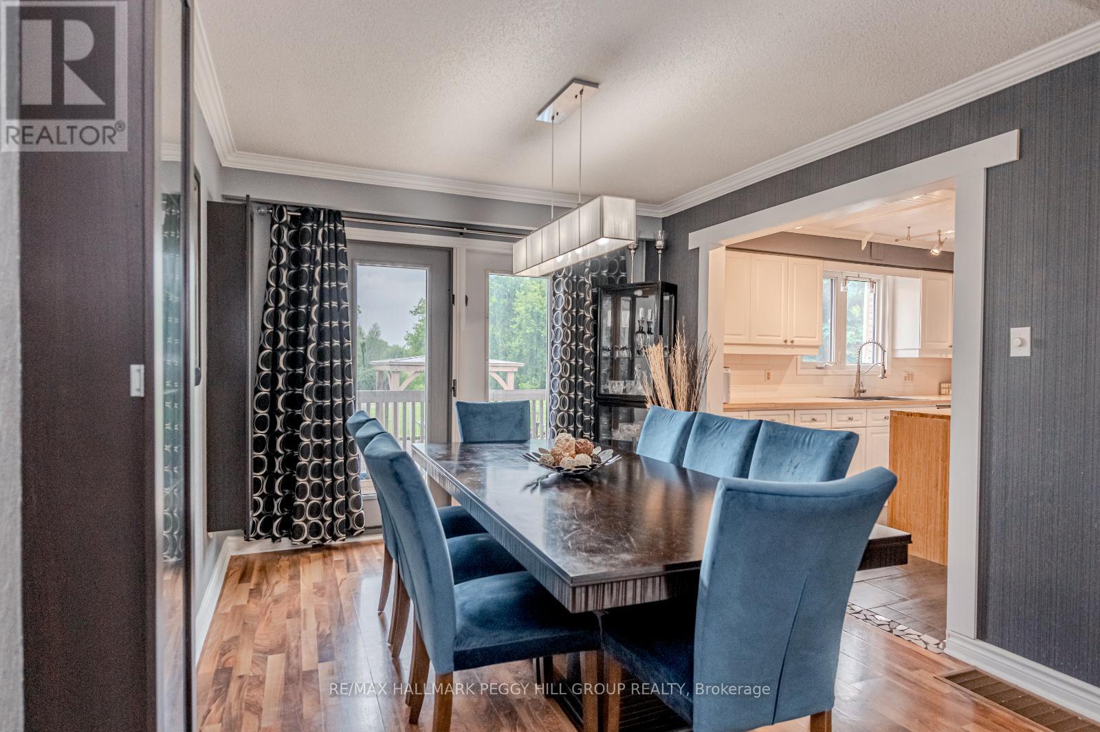 1923 10th Line Property Photo 7