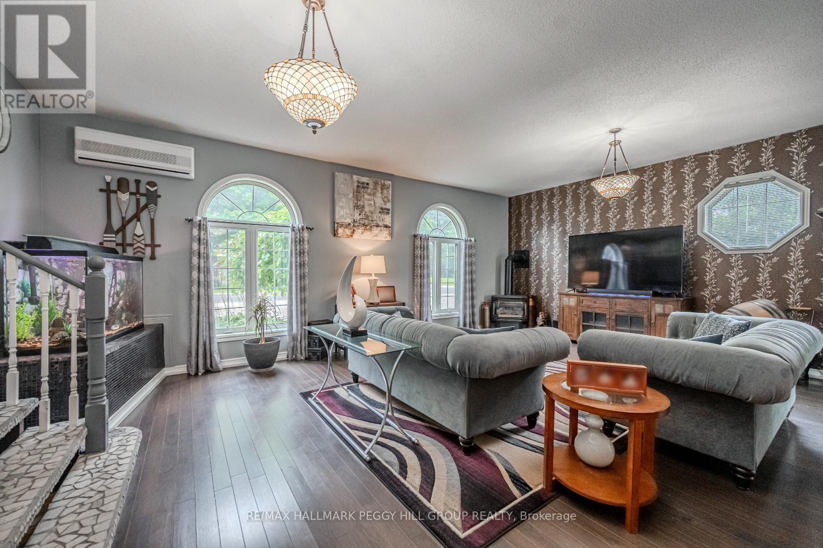 1923 10th Line Property Photo 8