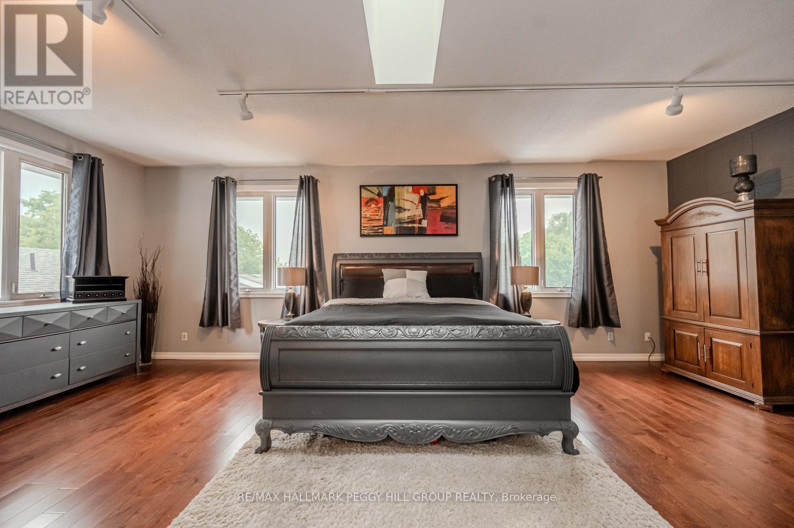 1923 10th Line Property Photo 14