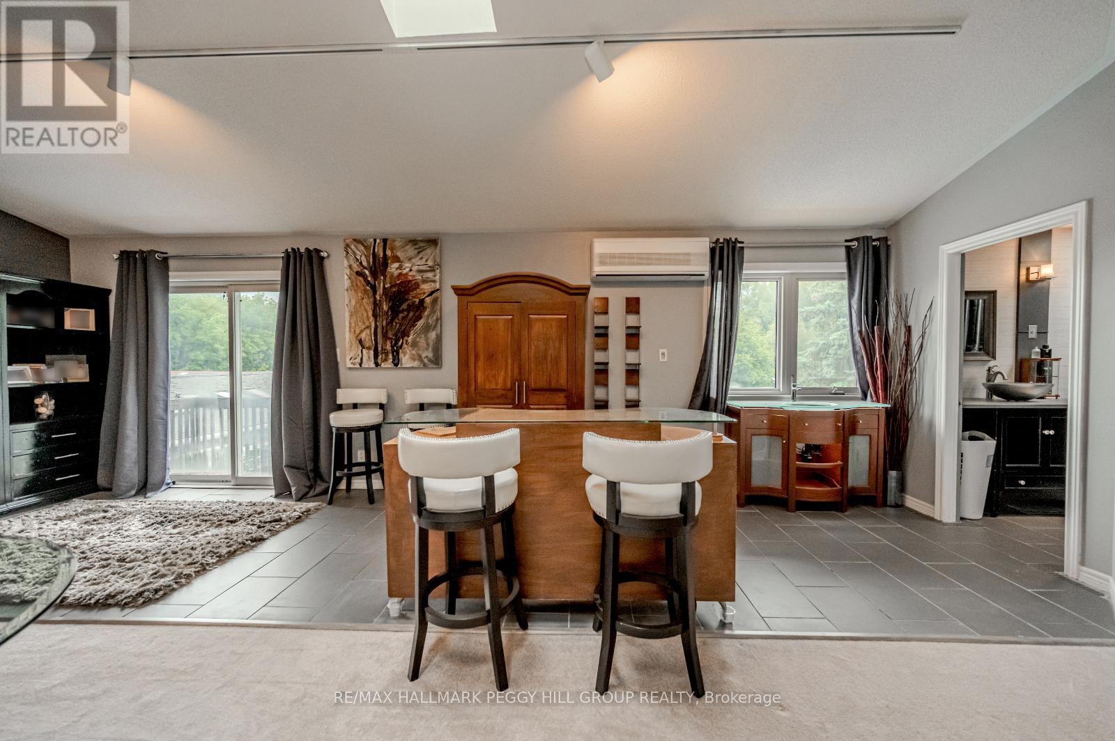 1923 10th Line Property Photo 17