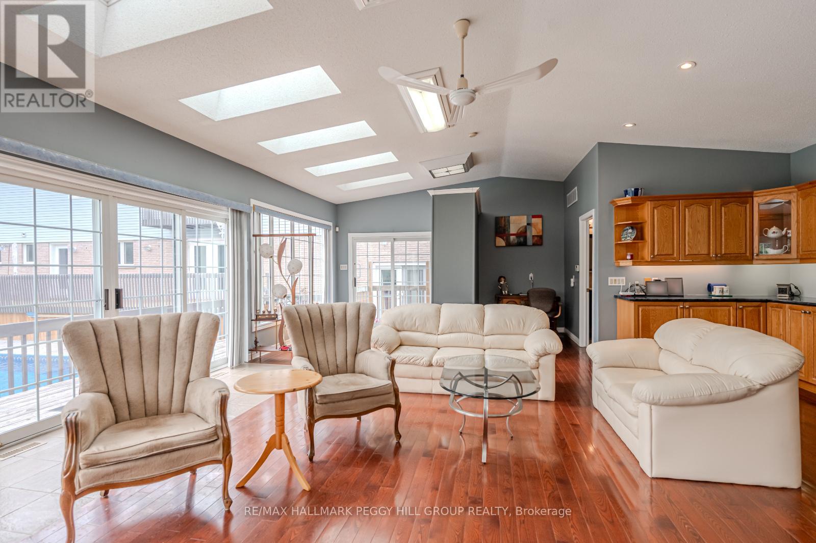 1923 10th Line Property Photo 27