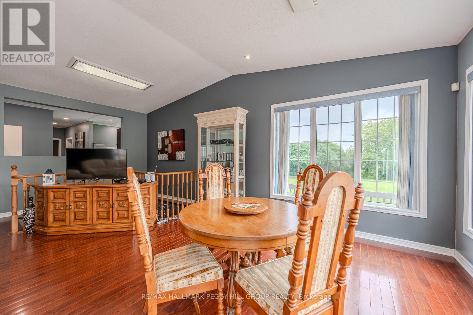 1923 10th Line Property Photo 28