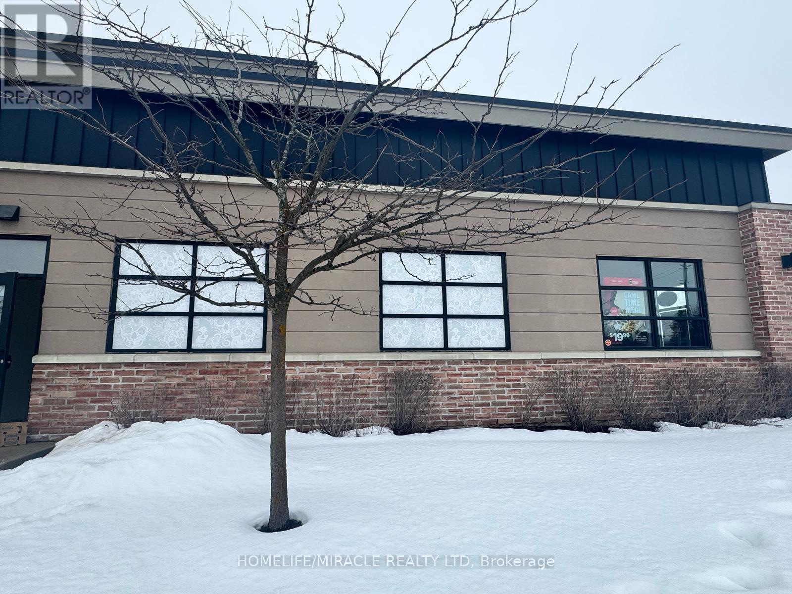 489 Holland Street W Property Photo 7