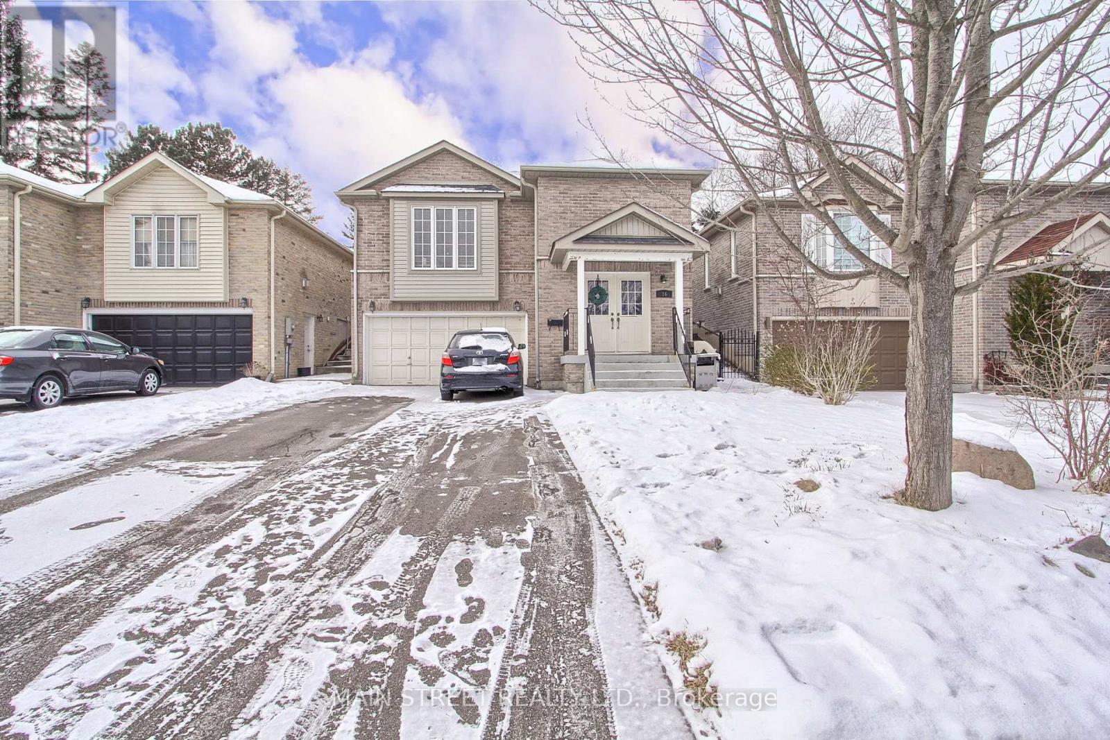 16 Hillview Drive Property Photo 1