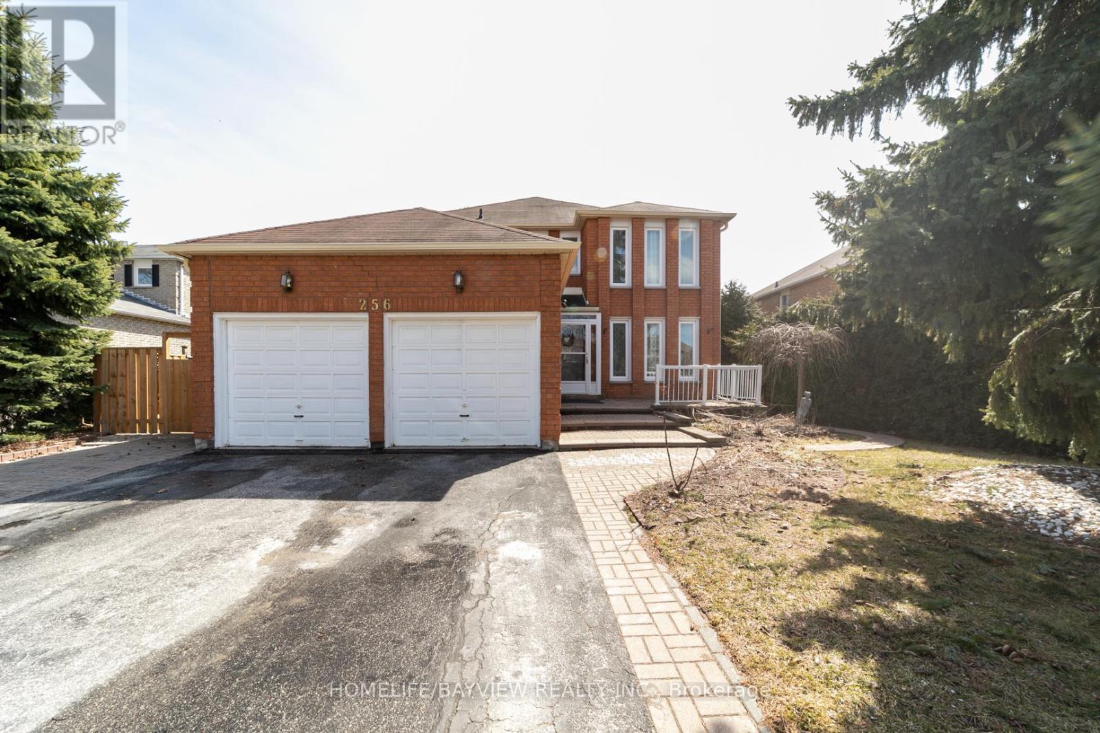 256 Elman Crescent Property Photo 1