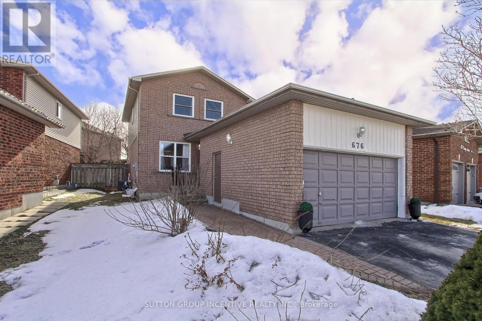 676 College Manor Drive Property Photo 1