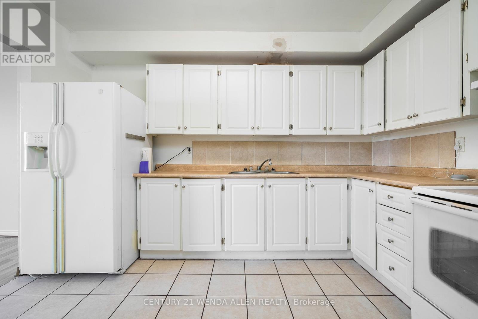 70 Victoria Street E Property Photo 21