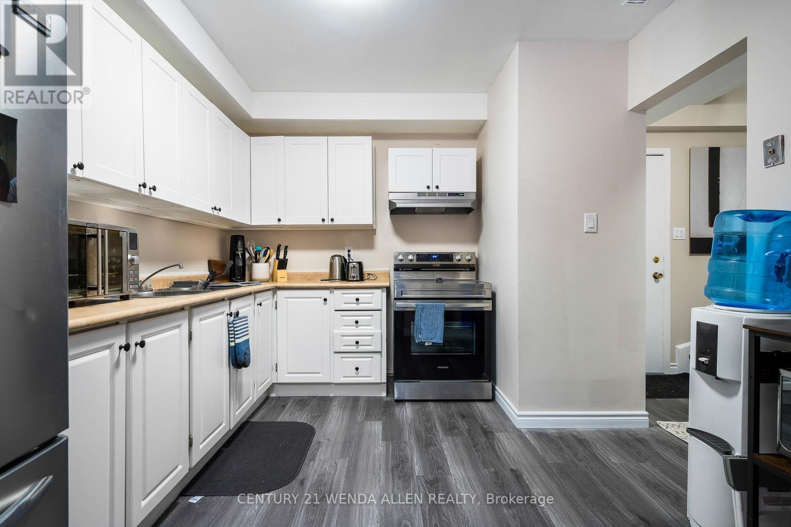 70 Victoria Street E Property Photo 28