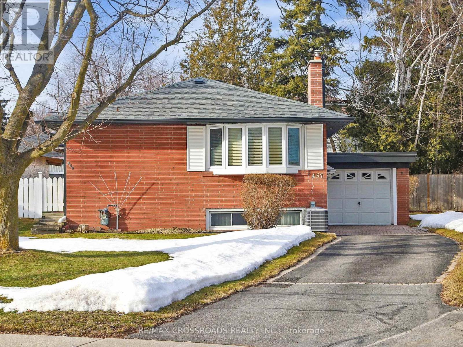 457 Paliser Court N Property Photo 1