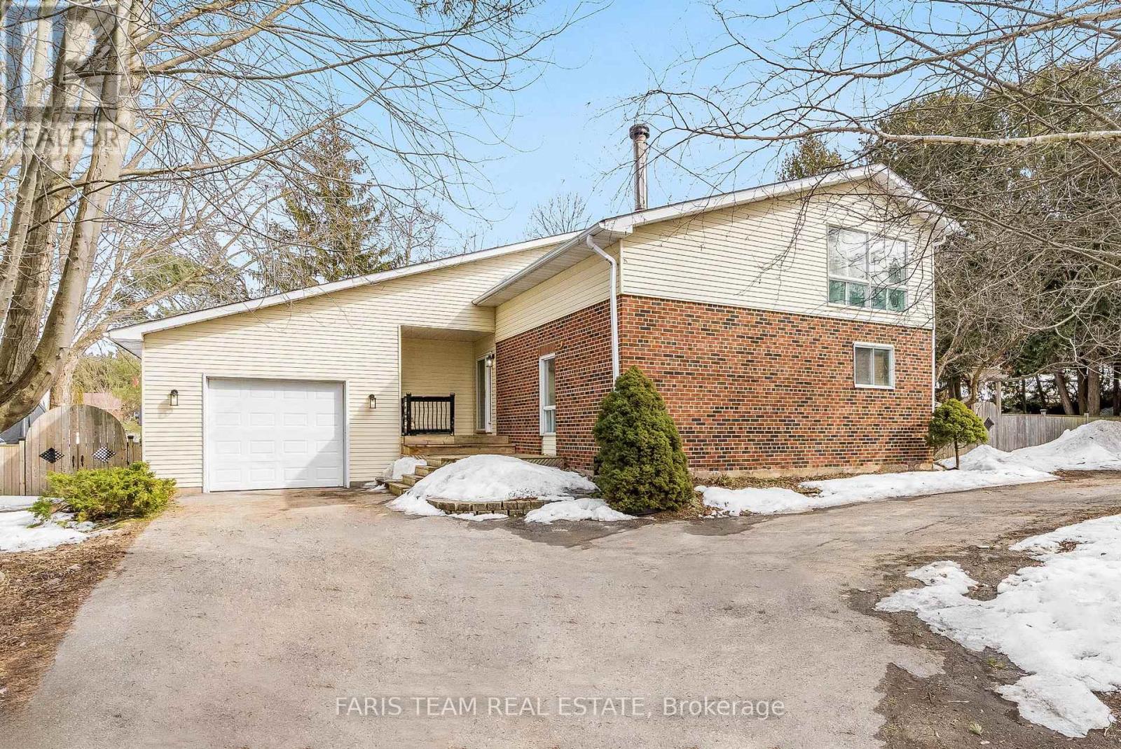 4313 10th Side Road Property Photo