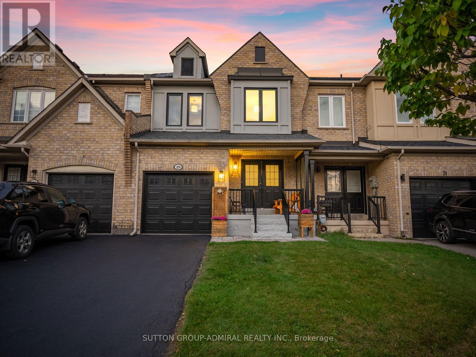 29 Daniel Reaman Crescent Property Photo 1