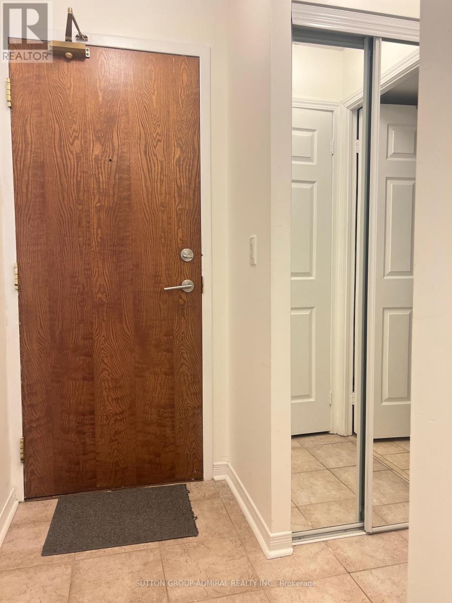 208 - 11 Oneida Crescent Property Photo 2