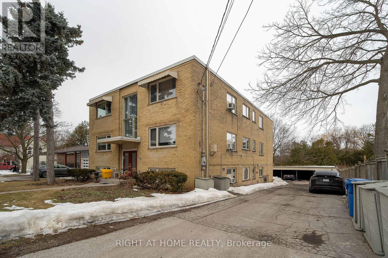 285 Richmond Street Property Photo 2