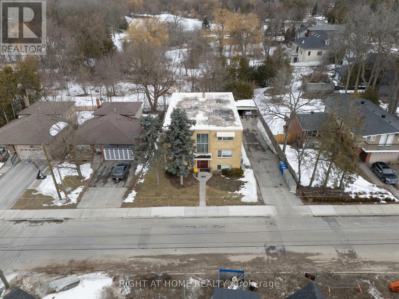 285 Richmond Street Property Photo 3