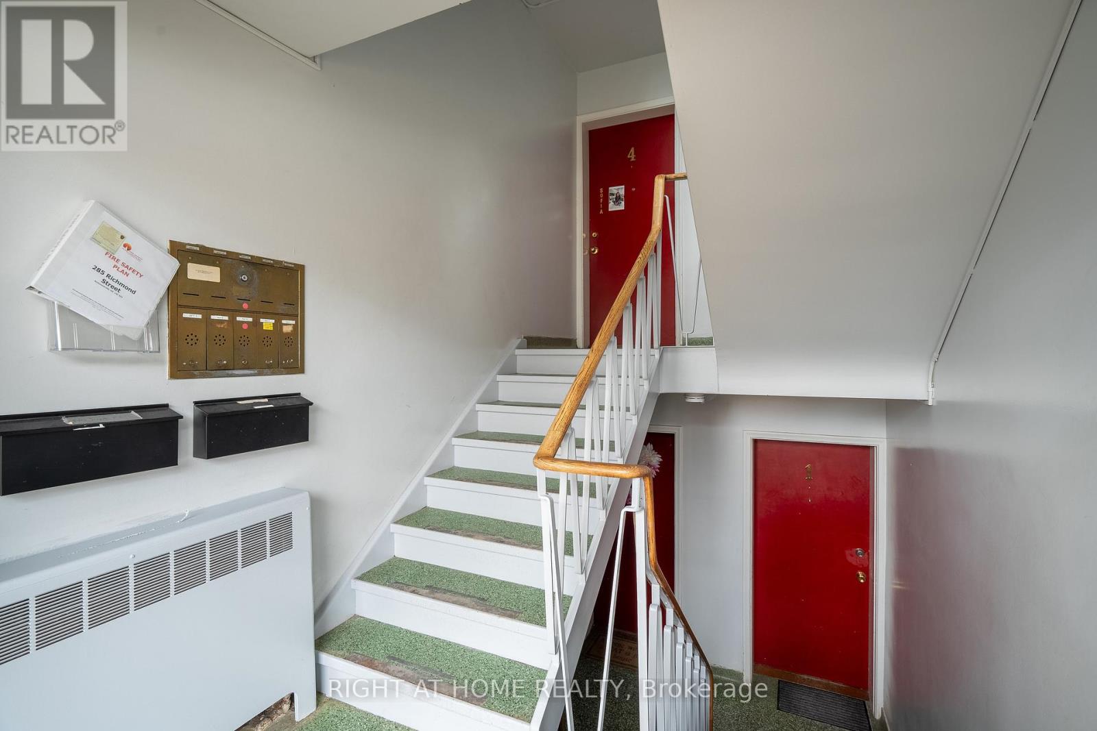285 Richmond Street Property Photo 4