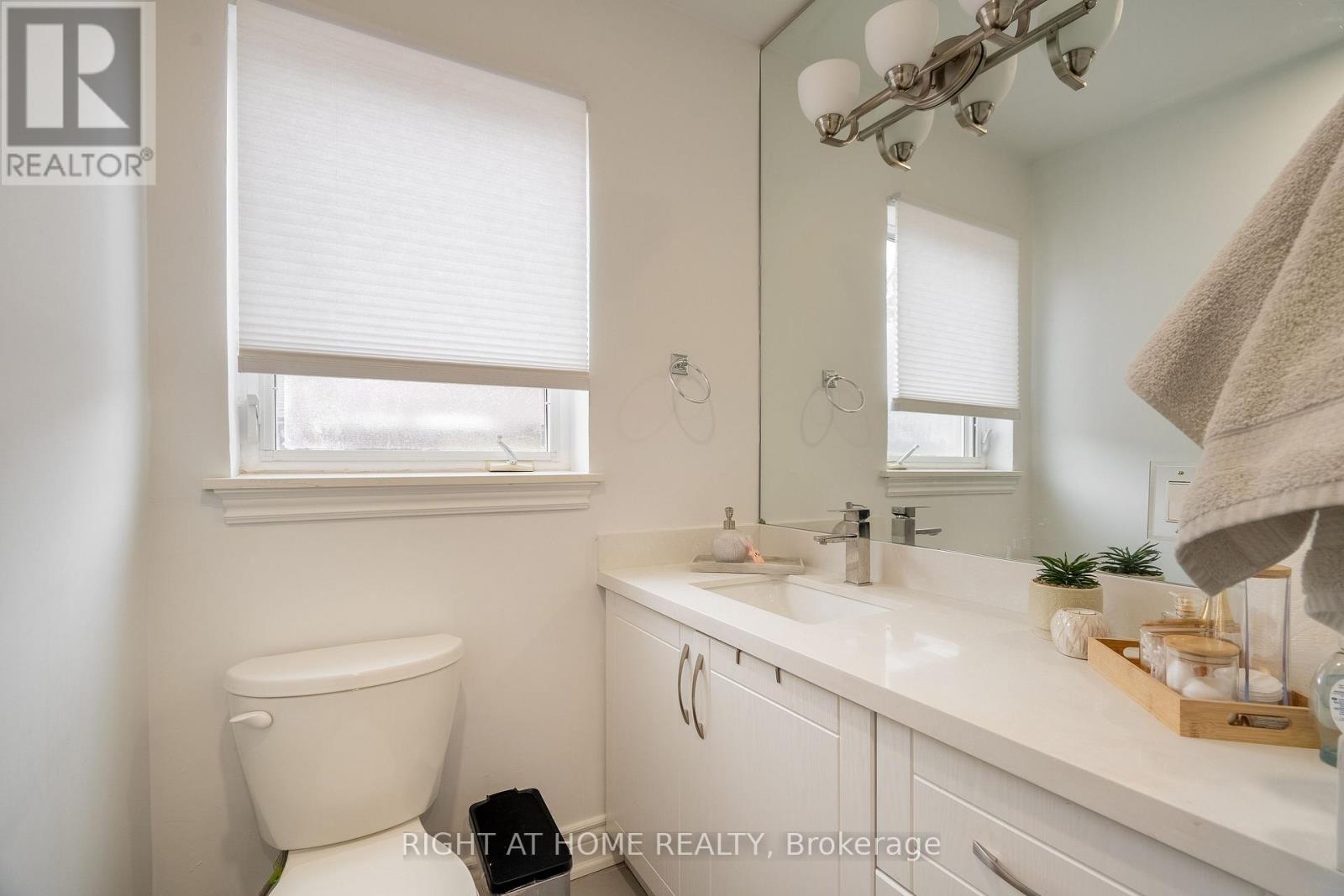 285 Richmond Street Property Photo 13