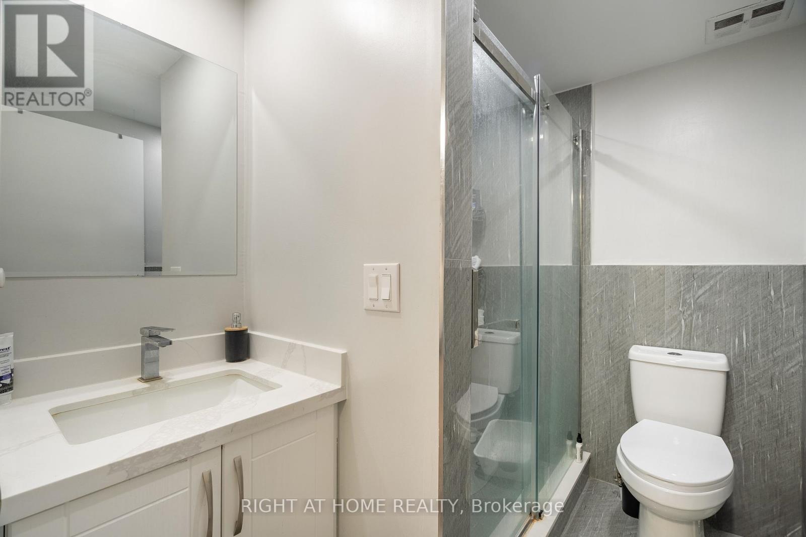 285 Richmond Street Property Photo 19